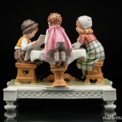 Дети за столом читающие газету, E. A. Muller, Германия, 1920 гг