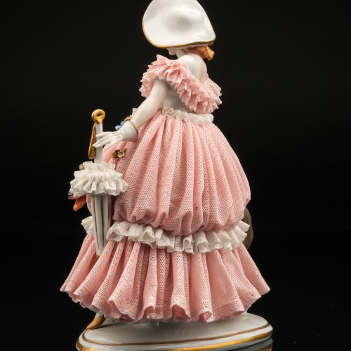 Девушка с зонтом и собакой, кружевная, Volkstedt, Германия, вт. пол. 20 в