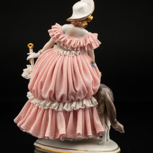 Девушка с зонтом и собакой, кружевная, Volkstedt, Германия, вт. пол. 20 в