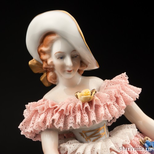 Девушка с зонтом и собакой, кружевная, Volkstedt, Германия, вт. пол. 20 в