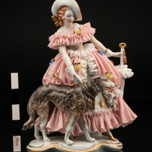 Девушка с зонтом и собакой, кружевная, Volkstedt, Германия, вт. пол. 20 в
