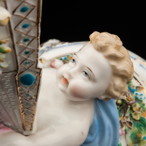 Путти с веером, салфетница, Unger, Schneider & Cie, Германия, 19 в