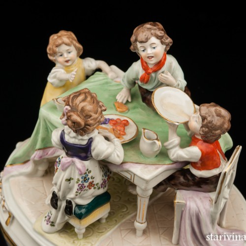 Дети за столом, Scheibe-Alsbach, Германия, сер. 20 в