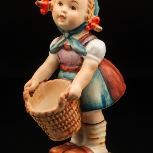 Девочка с корзиной, Goebel, Германия, 1950 гг