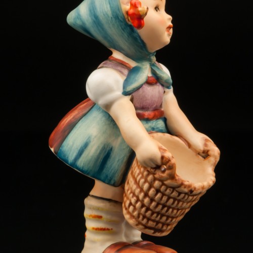 Девочка с корзиной, Goebel, Германия, 1950 гг