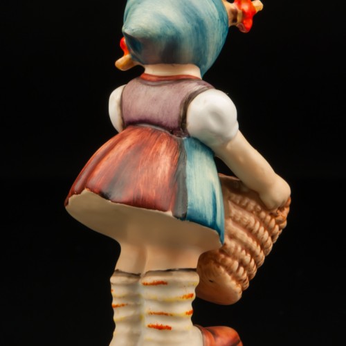 Девочка с корзиной, Goebel, Германия, 1950 гг