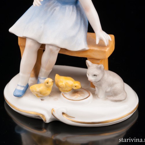 Девочка с котенком и цыплятами, Sitzendorf, Германия, после 1950 г