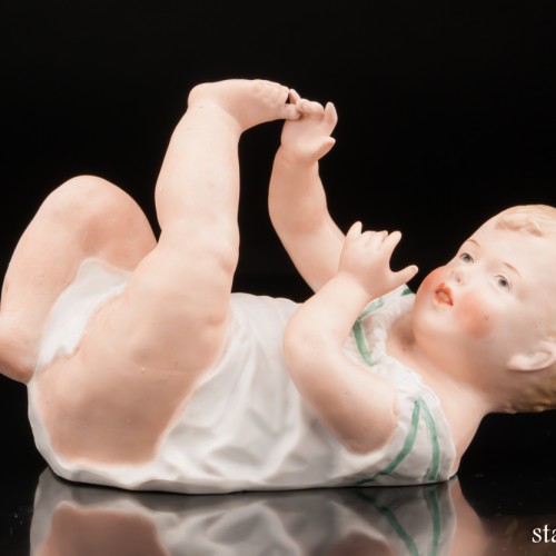 Фигурка из фарфора Малыш для фортепиано, Heubach, Германия, кон. 19 в.