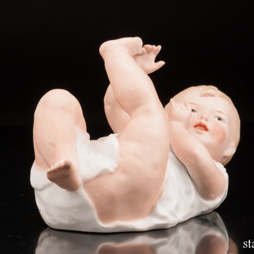 Фигурка из фарфора Малыш для фортепиано, Heubach, Германия, кон. 19 в.