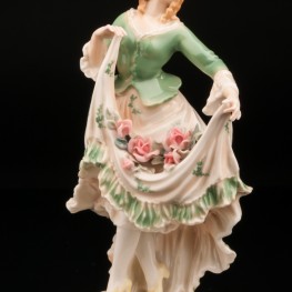 Девушка с розами в подоле, Karl Ens, Германия, 1920-30 гг