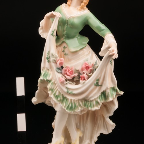 Девушка с розами в подоле, Karl Ens, Германия, 1920-30 гг