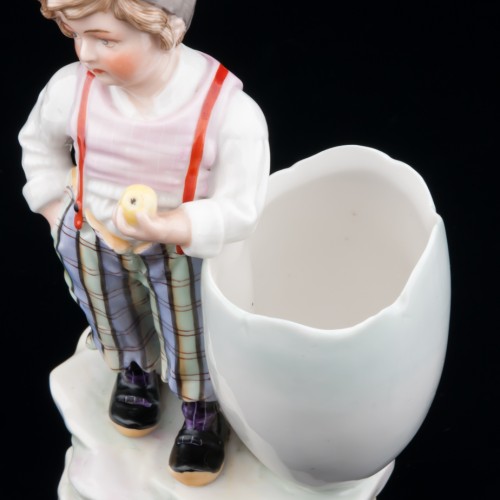 Мальчик с яблоком, E. A. Muller, Германия, 1890-1927 гг