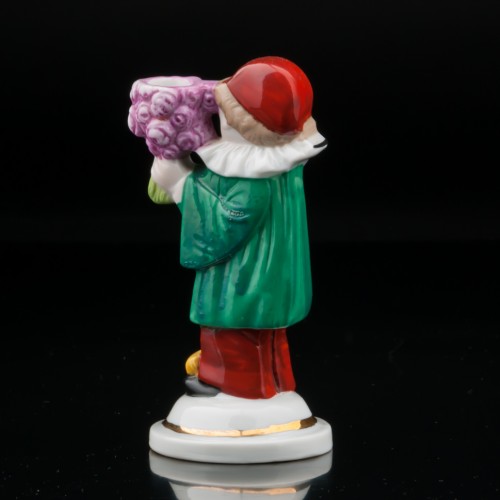 Мальчик-Пьеро с букетом цветов, Sitzendorf, Германия, пер. пол. 20 в