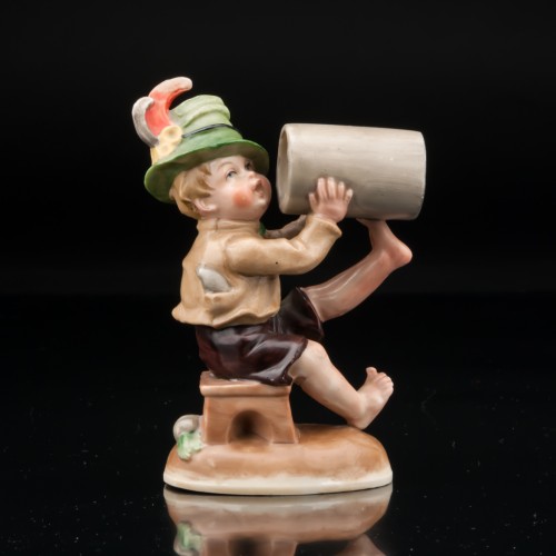 Мальчик, пьющий из кружки, Wagner & Apel, Германия, до 1949 г