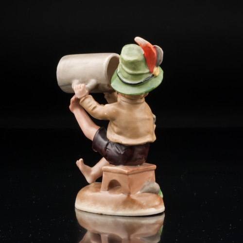 Мальчик, пьющий из кружки, Wagner & Apel, Германия, до 1949 г