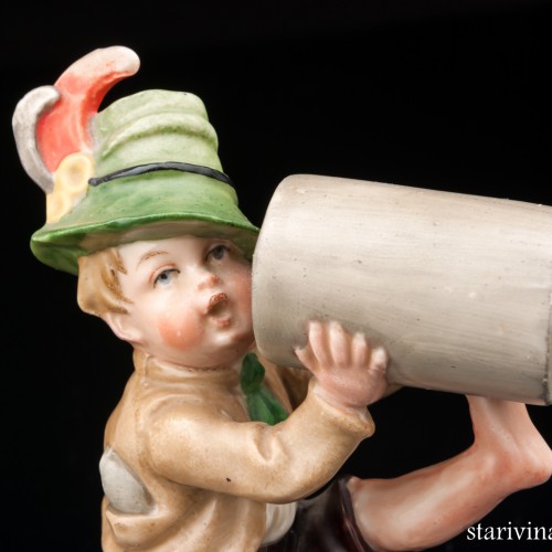 Мальчик, пьющий из кружки, Wagner & Apel, Германия, до 1949 г