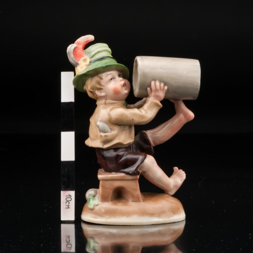 Мальчик, пьющий из кружки, Wagner & Apel, Германия, до 1949 г