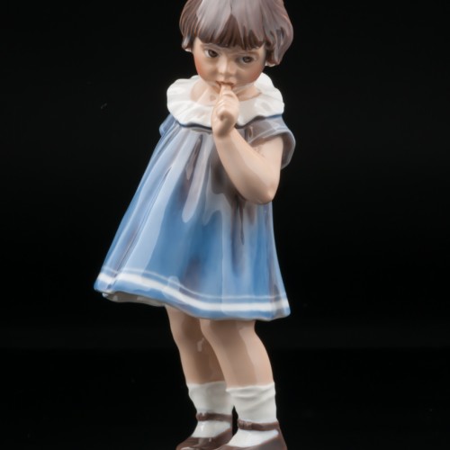 Девочка с пальцем во рту, Dahl Jensen, Дания