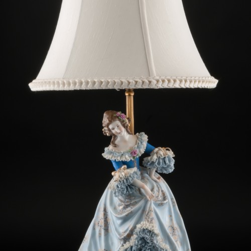 Лампа, дама в голубом, кружевная, Muller & Co, Германия, до 1927 г