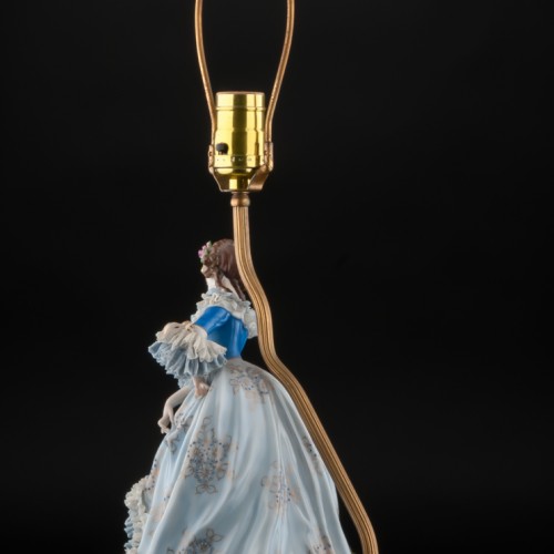 Лампа, дама в голубом, кружевная, Muller & Co, Германия, до 1927 г