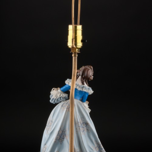 Лампа, дама в голубом, кружевная, Muller & Co, Германия, до 1927 г