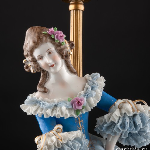 Лампа, дама в голубом, кружевная, Muller & Co, Германия, до 1927 г