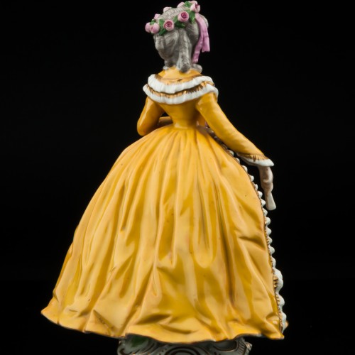 Дама в желтом платье с веером, Carl Thieme, Германия, кон. 19 - нач. 20 вв