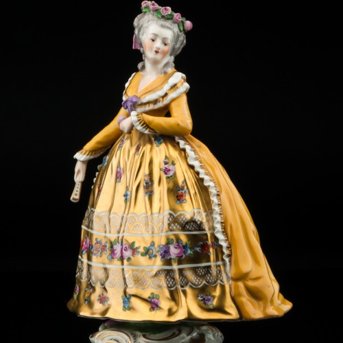 Дама в желтом платье с веером, Carl Thieme, Германия, кон. 19 - нач. 20 вв