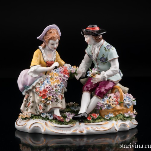 Пара с цветочной гирляндой, Sitzendorf, Германия, после 1950 г