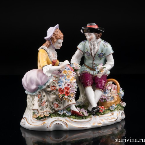 Пара с цветочной гирляндой, Sitzendorf, Германия, после 1950 г