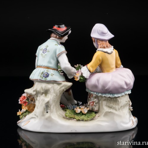 Пара с цветочной гирляндой, Sitzendorf, Германия, после 1950 г