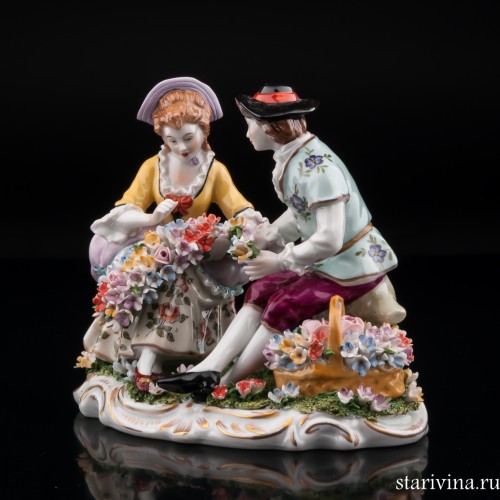 Пара с цветочной гирляндой, Sitzendorf, Германия, после 1950 г