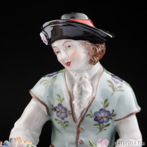 Пара с цветочной гирляндой, Sitzendorf, Германия, после 1950 г