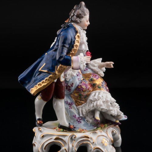 Пара, кавалер с цветком, дама с бокалом на кресле, Volkstedt, Германия, до 1935 г