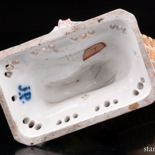 Девушка с корзиной, Jacob Petit, Франция, нач. 19 в