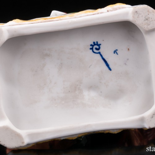 Мечтающая девушка у столика, Dressel, Kister & Co, Германия, 1907-20 гг