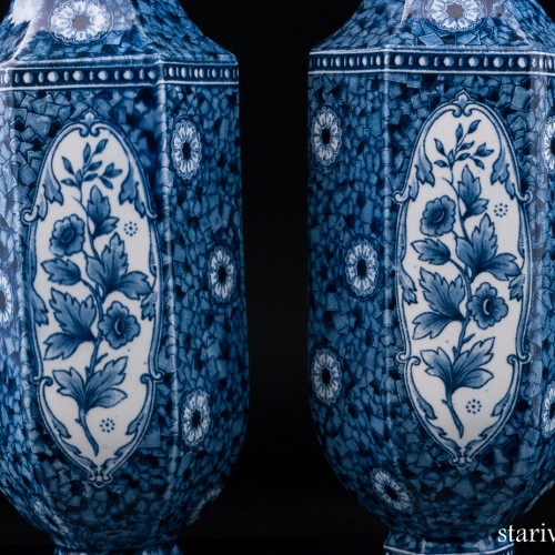 Две декоративные шестигранные синие вазы, Голландия