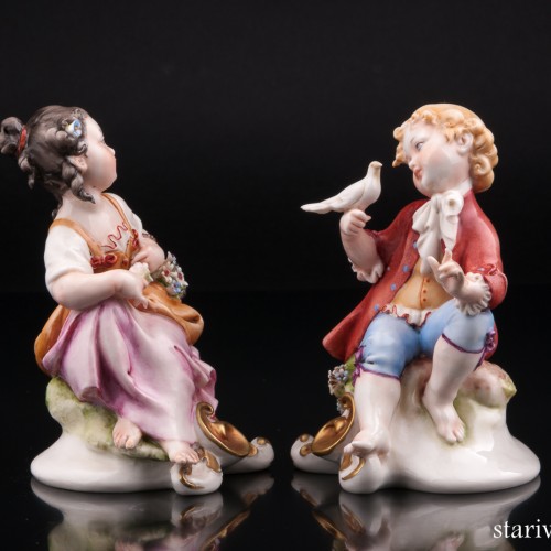 Мальчик с голубем и девочка с корзиной, Capodimonte, Италия, сер. 20 в