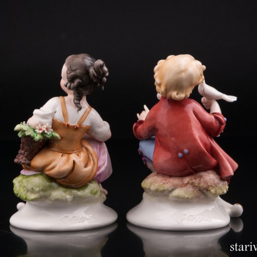 Мальчик с голубем и девочка с корзиной, Capodimonte, Италия, сер. 20 в
