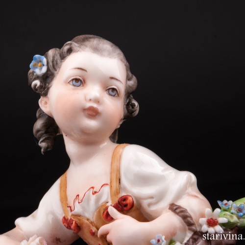 Мальчик с голубем и девочка с корзиной, Capodimonte, Италия, сер. 20 в