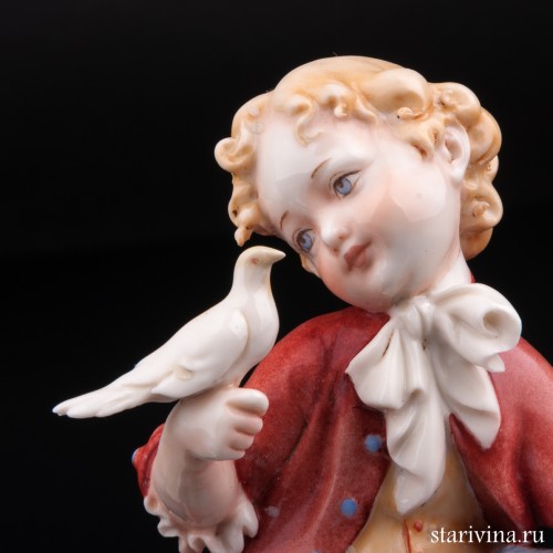 Мальчик с голубем и девочка с корзиной, Capodimonte, Италия, сер. 20 в