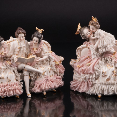 Кавалер и дамы на диване читают книгу, кружевная, Ackermann & Fritze, Германия, пер. пол. 20 в