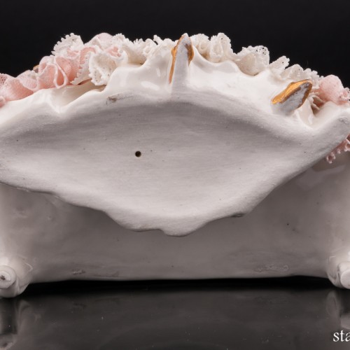 Дама с девочкой на диване, кружевная, Ackermann & Fritze, Германия, пер. пол. 20 в