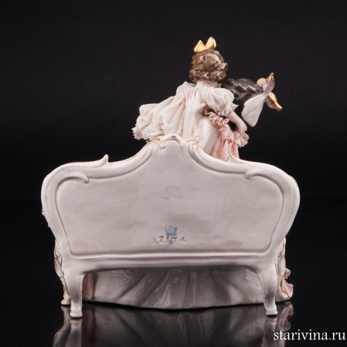 Дама с девочкой на диване, кружевная, Ackermann & Fritze, Германия, пер. пол. 20 в