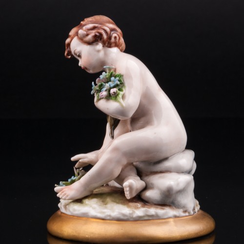 Путти с букетом цветов, Capodimonte, Италия, сер. 20 в