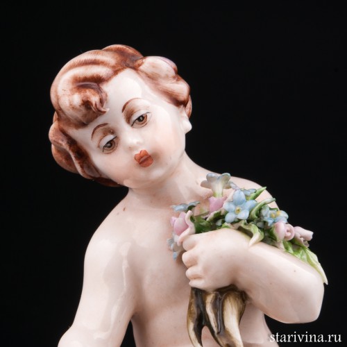 Путти с букетом цветов, Capodimonte, Италия, сер. 20 в