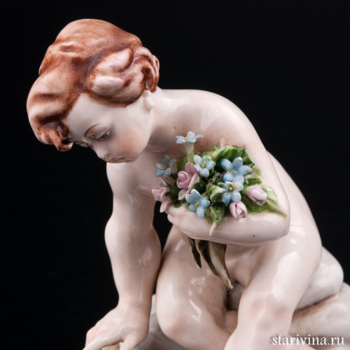 Путти с букетом цветов, Capodimonte, Италия, сер. 20 в