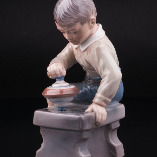 Мальчик с юлой, Dahl Jensen, Дания