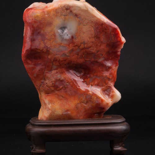 Резной камень Над горной рекой, Китай