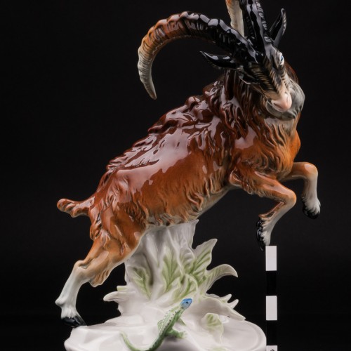 Горный козёл с ящерицей, Karl Ens, Германия